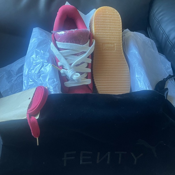 Red Fenty Puma - Picture 2 of 4